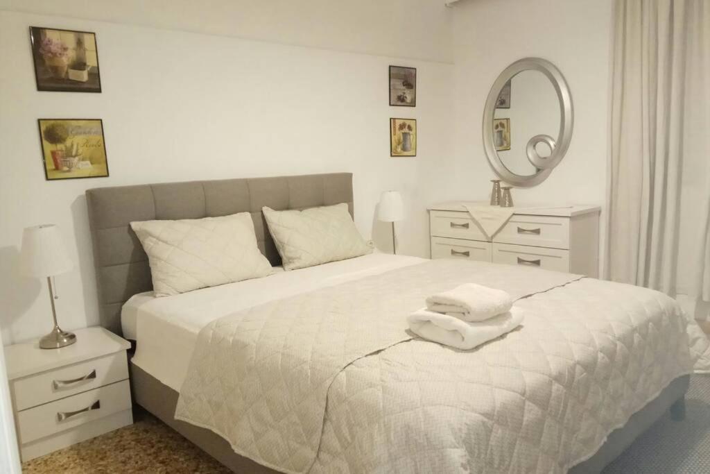 Central Town House 60M2**** ピレウス エクステリア 写真